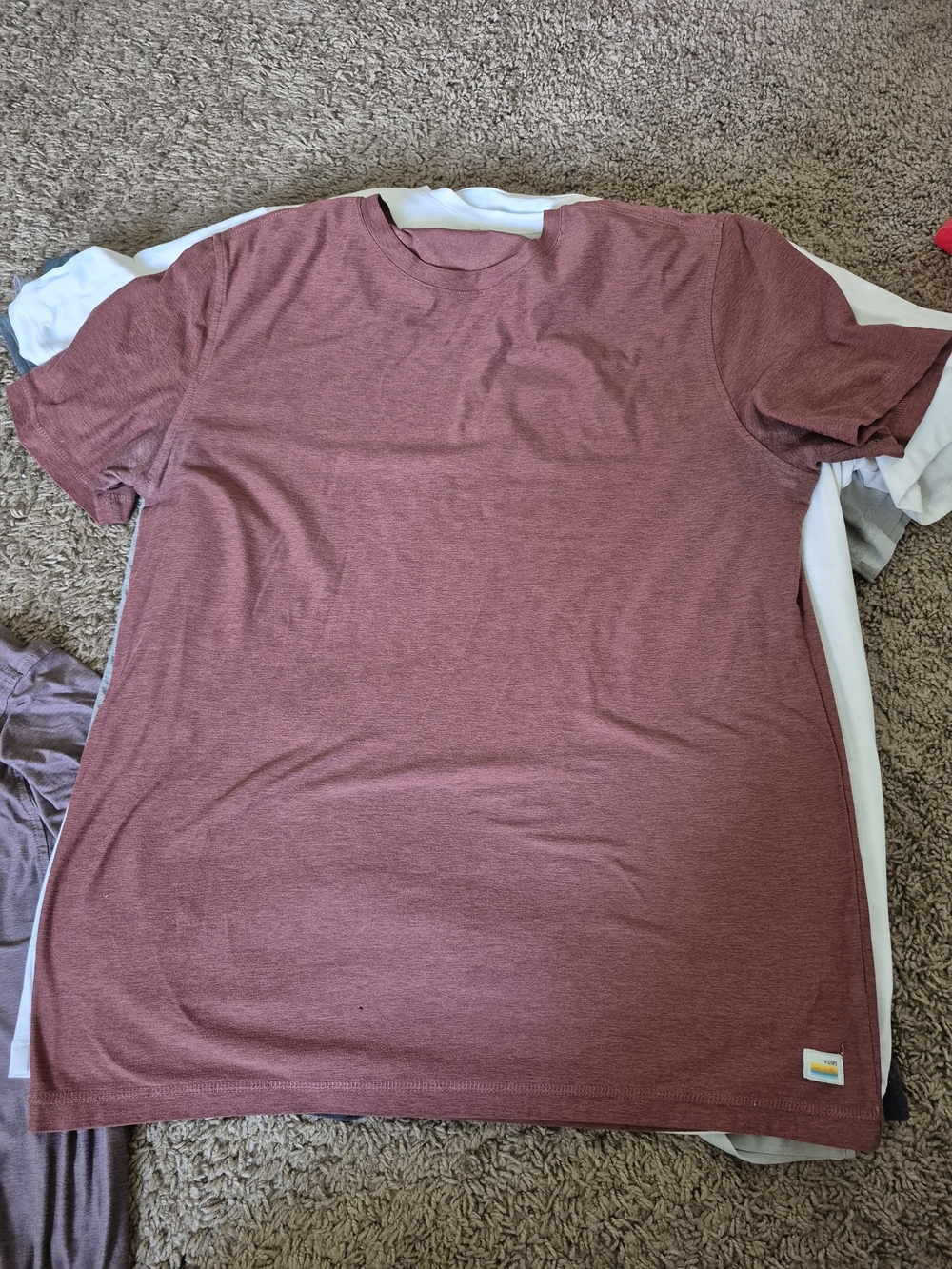 9 Vuori Men's Crew Neck T-Shirts, Multiple Colors. Like New And Very Soft! - Picture 8 of 9